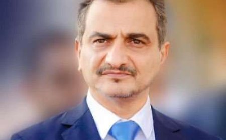 وزير الدولة محافظ العاصمة عدن يُعزَّي الوكيل علوي النوبة بوفاة والدته