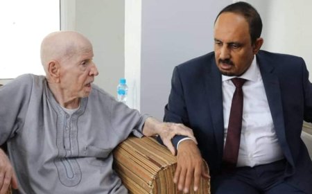 محافظ حضرموت يطمئن على صحة عضو مجلس الشورى الحكم صالح علي بن ثابت النهدي