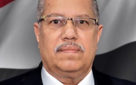رئيس مجلس الشورى يعزي العقيد عبيد بازهير بوفاة والده