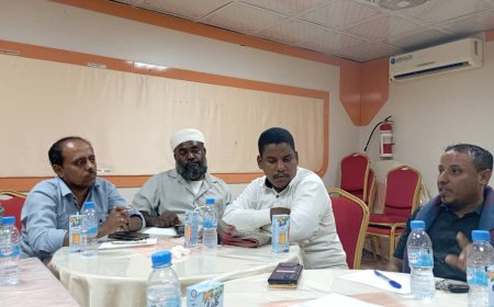 جلسة تشخيصية بحثية لتنظيم آلية عمل إتحاد الملتقيات الشبابية التطوعية بساحل حضرموت مع مؤسسة متطوعون بالمكلا