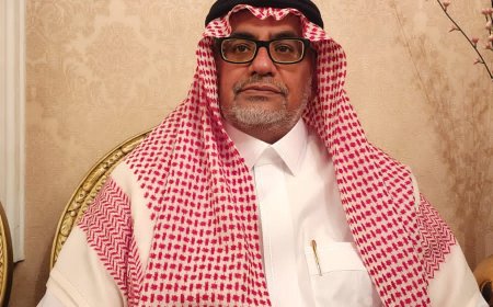 الأمير الواحدي يلقي كلمة مقتضبة في الوقفة الاحتجاجية بميفعة شبوة