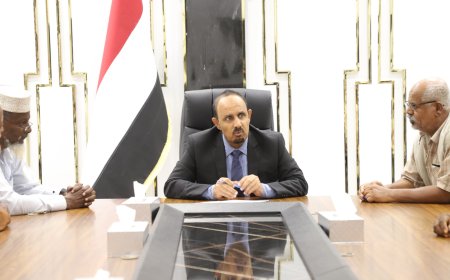 محافظ حضرموت يبحث مع عددٍ من أبناء حضرموت جهود لم الشمل ووحدة الكلمة