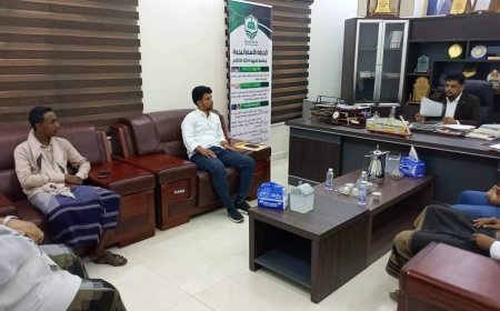 رئيس جامعة المهرة يستقبل رئيس منتدى طلاب سقطرى بالمهرة.