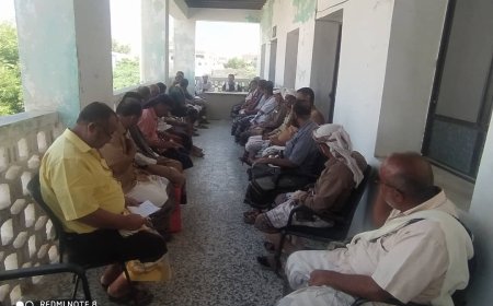 مدير عام مودية يعقد اجتماعا مع مدير مكتب التربية ومدراء مدارس التعليم الأساسي والثانوي بالمديرية