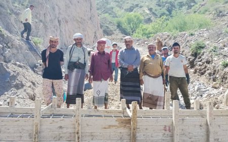 رئيس انتقالي سرار يدشن العمل في رصف طريق رهوة قرض