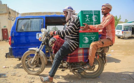 مركز الملك سلمان يوزع مساعدات غذائية للأسر احتياجًا في محافظتي مأرب والجوف