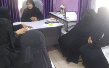 مديرة مركز الأمومة والطفولة بزنجبار تلتقي رئيسة جمعية الأمل للمكفوفين بأبين 