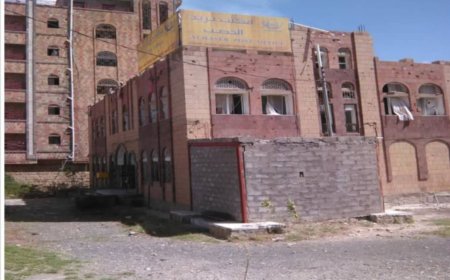 تزامنًا مع استعداد هيئة البريد لإطلاق نظامها الجديد.. اقتحام مبنى بريد الحصب يثير جدلاً في تعز