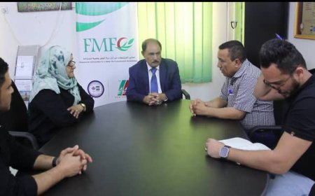 محافظ الضالع يلتقي إدارة المؤسسة الطبية الميدانية.