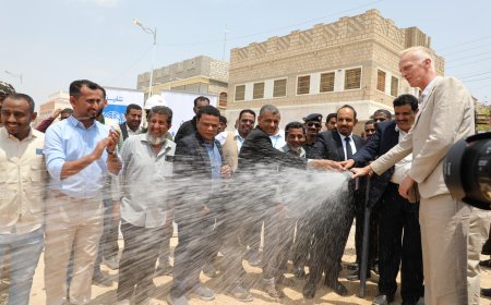 محافظ حضرموت يفتتح ويتفقد عددًا من المشاريع بمديرية غيل باوزير  