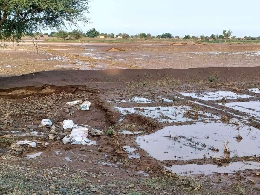 صور أولية تظهر حجم الدمار التي خلفته السيول في الحديدة