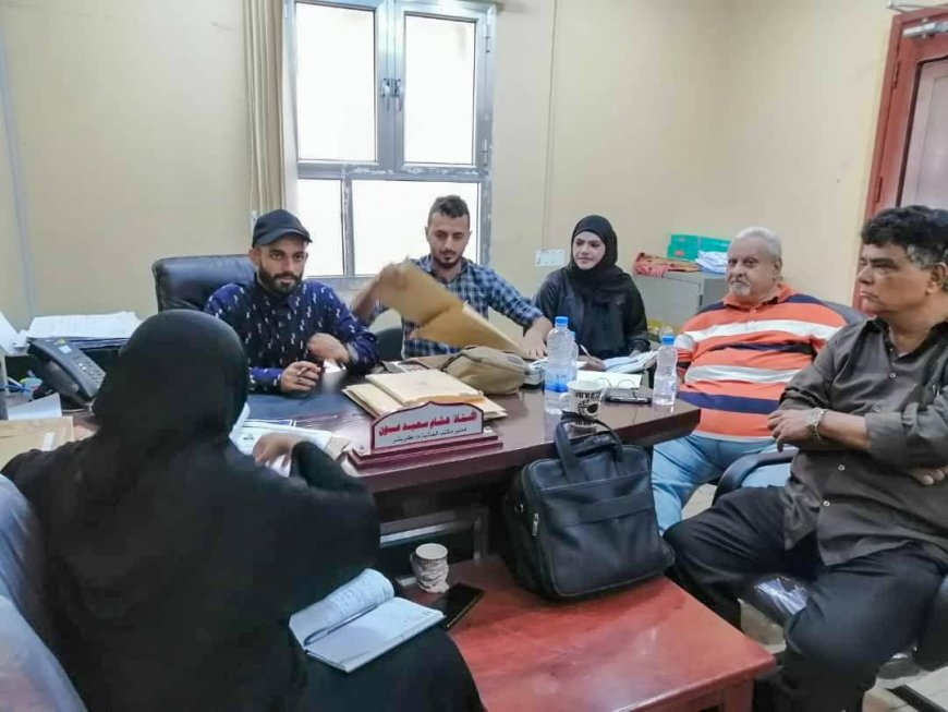 عدن .. مدير عام صيرة يرأس اجتماع فتح مظاريف 3 مشاريع بالمديرية