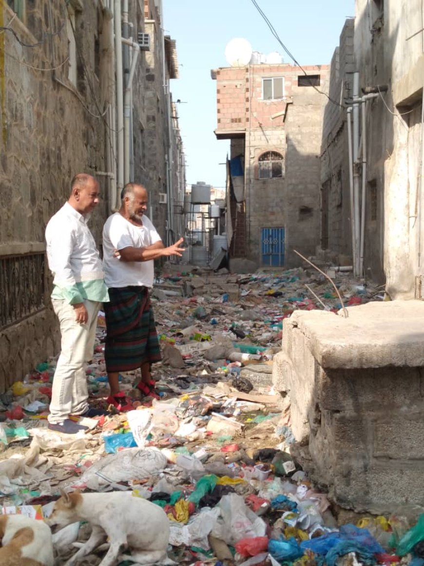 مدير عام مديرية زنجبار يضطلع على وضع حارتي المستقبل والفرزة بزنجبار