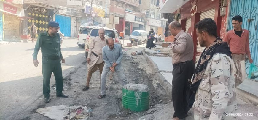 سلطة القاهرة تنفذ حملة واسعة لإزالة البسطات المخالفة من شوارع مدينة تعز