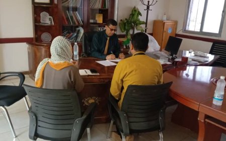 مدير عام صحة لحج يلتقي بمنظمة كير ويناقش معها تدخلاتها بالمحافظة