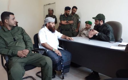 الشوحطي يلتقي حمدي شكري ويشدد على اليقظة الأمنية وتعزيز التعاون الأمني في محافظة لحج