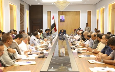 محافظ حضرموت يرأس اجتماعًا للمكتب التنفيذي بالمحافظة