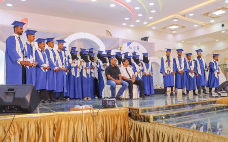 بحضور أكاديمي وعسكري.. تخرج الدفعة الخامسة لكلية التعليم المفتوح "الإفصاح المحاسبي وطوفان الإعلام" بالمكلا - حضرموت