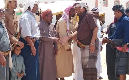 رئيس حلف قبائل شبوة يستقبل الجبواني والحجري لتقديم واجب العزاء في وفاة أولاد آل كروش
