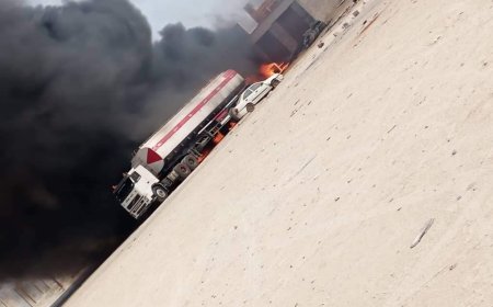 عاجل: احترقت قاطرة  محملة نفط خام من الضبة وقود محطة بترومسيلة في عدن