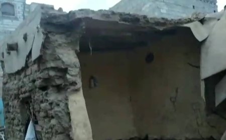 مواطن معاق من باتيس يناشد محافظ أبين ومدير عام خنفر مساعدته في بناء منزله الذي تهدم بسبب الأمطار