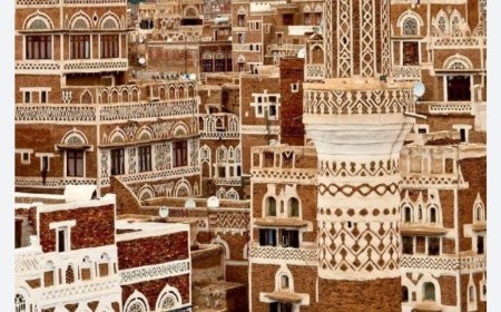تفاصيل.. مشهورة على الفيسبوك تقتل جارتها الحامل بسبب منشور بصنعاء.