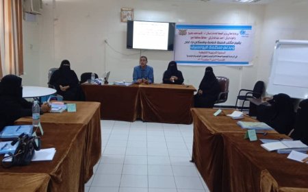 مدير عام مكتب صحة لحج يفتتح الدورة التدريبية التنشيطية في الرعاية المجتمعية لصحة الأم والوليد والطوارئ التوليدية 