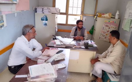 تنفيذاً لبرنامج النزول الميداني.. مدير تربية ميفعة يتفقد مدارس الحضن وشهداء باصفاء