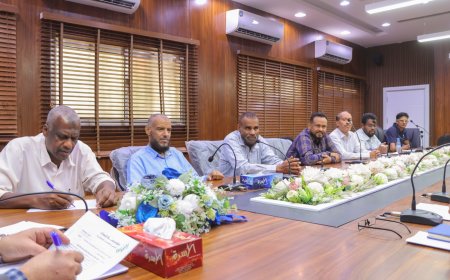 المدير باعباد يناقش استئناف تدخلات مشاريع مؤسسة إسناد للتنمية في القطاع التربوي والتعليمي بمديريات ساحل حضرموت