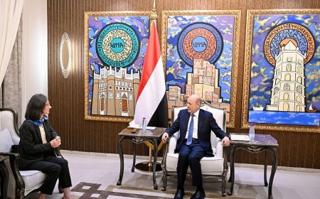 رئيس مجلس القيادة يستقبل سفيرة الجمهورية الفرنسية