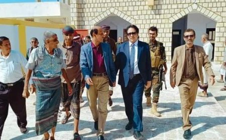 الوكيل بن الذيب الخليفي يفتتح مشروع إعادة تأهيل ثانوية الشبلي في حبان بتمويل الأشقاء في الإمارات