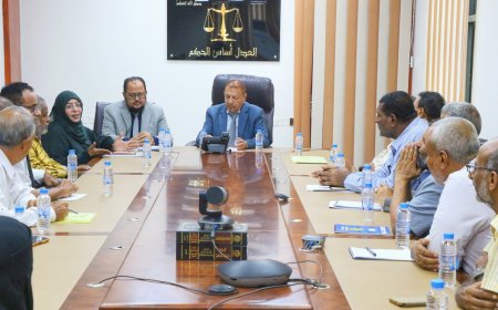 رئيس مجلس القضاء الأعلى يحث أعضاء التفتيش على العمل بمهنية أثناء نزولهم الميداني لمحاكم ونيابات عدن