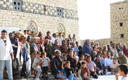 جمعية أبناء القارة الخيرية تعقد اجتماع موسع ضم طاقمها الإداري والتنفيذي وجمع من اهالي المنطقة