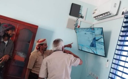 رئيس حلف قبائل شبوة يزور مبنى إدارة أمن عرماء ويشيد بدور الإمارات في تعزيز الأمن والاستقرار بالمديرية