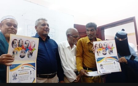 مدير إدارة التربية والتعليم بمديرية المعلا يكرم اللجنة الإعلامية