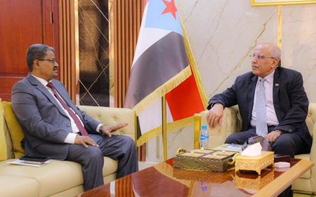 الكثيري يشدد على ضرورة اتباع منهجية واضحة وعادلة في توزيع المنح الدراسية