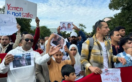 يمنيون يتظاهرون في لاهاي رفضاً لتصنيف اليمن ضمن البلدان الآمنة وتشديد إجراءات اللجوء