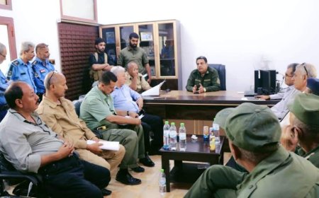 إتمام عملية الإستلام والتسليم بين مديري إدارة المرور السلف والخلف بالعاصمة عدن.