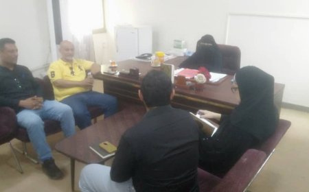 مدير عام مستشفى الأمراض النفسية والعصبية تستقبل مسؤولة فريق التقييم والمتابعة في منظمة أطباء بلا حدود الفرنسية