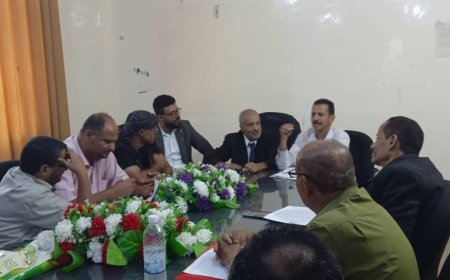 وكيل الضالع لشؤون المديريات يشرف على اجتماع مناقشة الخطة الايرادية بالمحافظة