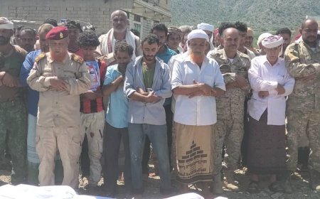 قيادة انتقالي الضالع والعمليات المشتركة تشيع جثمان الشهيد عبدالغني باعباد إلى مسقط رأسه