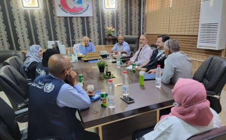 مدير صحة عدن يلتقي وفد منظمة الصحة العالمية في مستشفى الصداقة