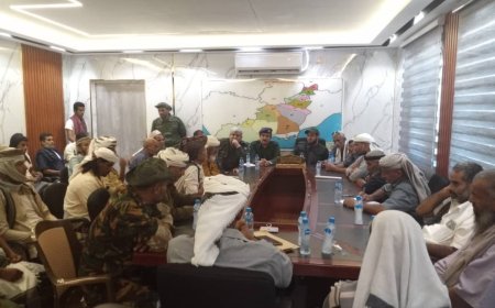 مدير عام أمن محافظة لحج يلتقي بمشايخ ووجهاء الحوطة وتبن