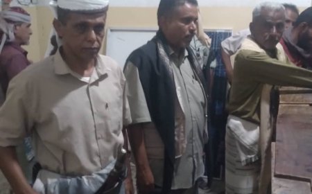 تدشين صرف المرحلة 18 من مشروع الحوالات النقدية الطارئة بمديرية الوضيع