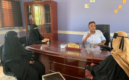 المقبلي يلتقي مسؤولة المرأة والطفل باللجنة المجتمعية بدارسعد لتوسعة مناشط إدارة محو الأمية