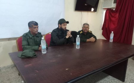 مدير عام أمن لحج يترأس اجتماعاً مع ضباط مصلحة الأحوال المدنية ويشيد بانضباطهم المهني في المحافظة