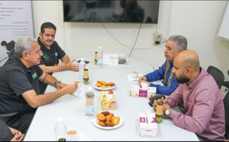 التقى الممثل الأممي للأعمال الإنسانية.. وتفقد أعمال مشروع «مسام» في عدن والساحل الغربي.  القصيبي يؤكد أهمية تنسيق منظومة نزع الألغام في اليمن. 