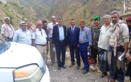 وكيل الهيئة العامة لمشاريع مياه الريف يزور مديرية يافع يهر