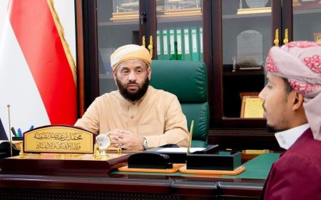 وزير الأوقاف يستقبل ممثل بلادنا في مسابقة محمد السادس الدولية ويكرمه برحلة عمرة