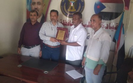 ملتقى أبناء زنجبار يكرم رئيس انتقالي أبين